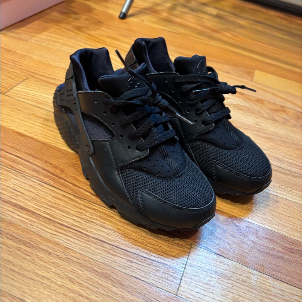 Nike Huarache Black Sneakers